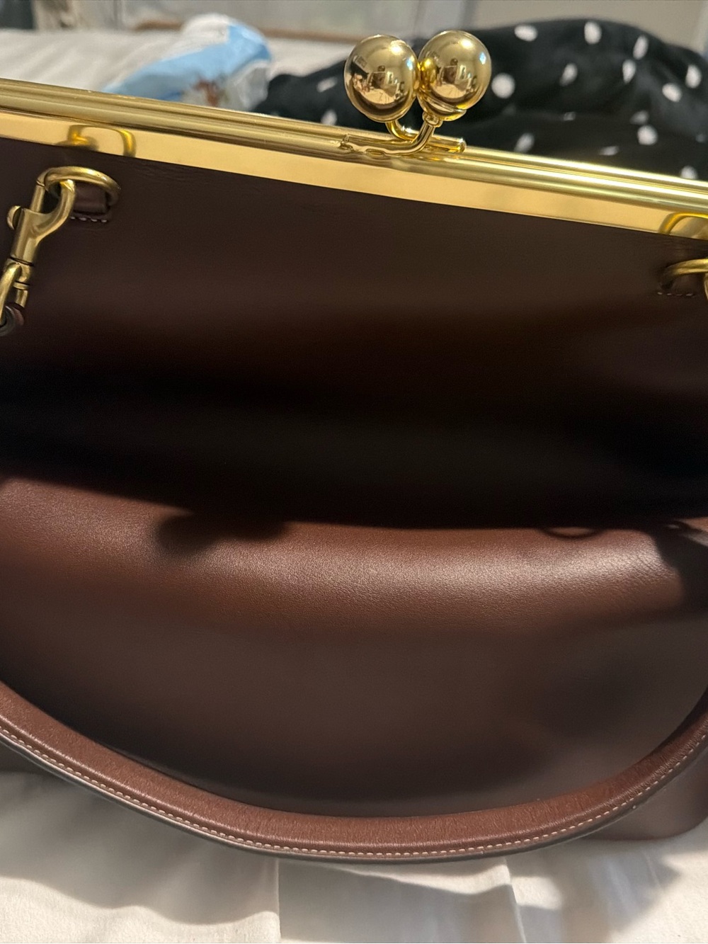 Coach Large Kisslock Frame Bag in Brown with Gold Hardware - Picture 4 of 6